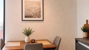 Dining - Salford Serenity - Modern 2 Bedroom Apartment (Salford)