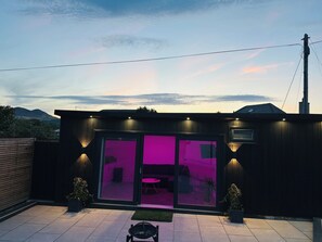 Terrace/patio - 'The Garden Room' Studio, Sleeps 2 - WiFi, Parking (Edinburgh)