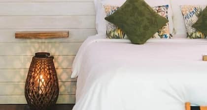 Seashell suite beachfront with pool access