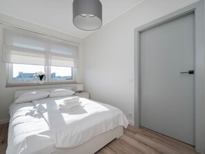Iron/ironing board, WiFi, bed sheets - Kopcińskiego Homely Apartment (Łódź)