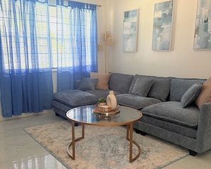 Living area - 2 Bedroom Beach Escape + Free Parking and WIFI (Hollywood)