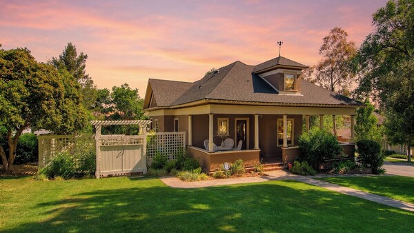 Downtown Diggs By Avantstay Spa + Chef's Kitchen Walk To Wineries - Halter Ranch, Paso Robles