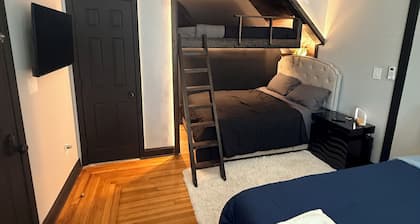 Black Comfort Room