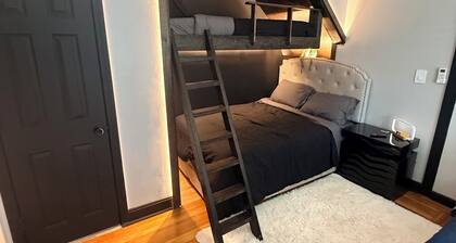 Black Comfort Room