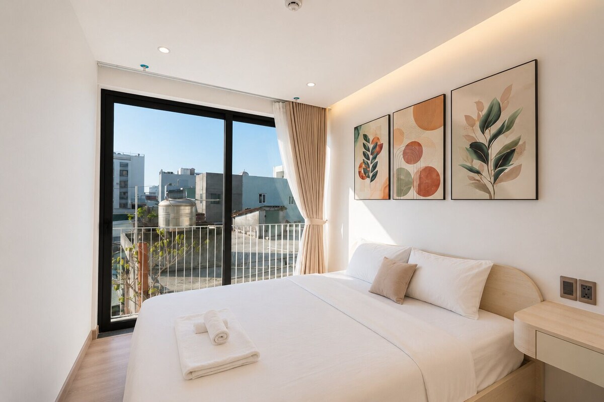 Apartamento estándar, 2 habitaciones | Escritorio, cortinas opacas, tabla de planchar con plancha