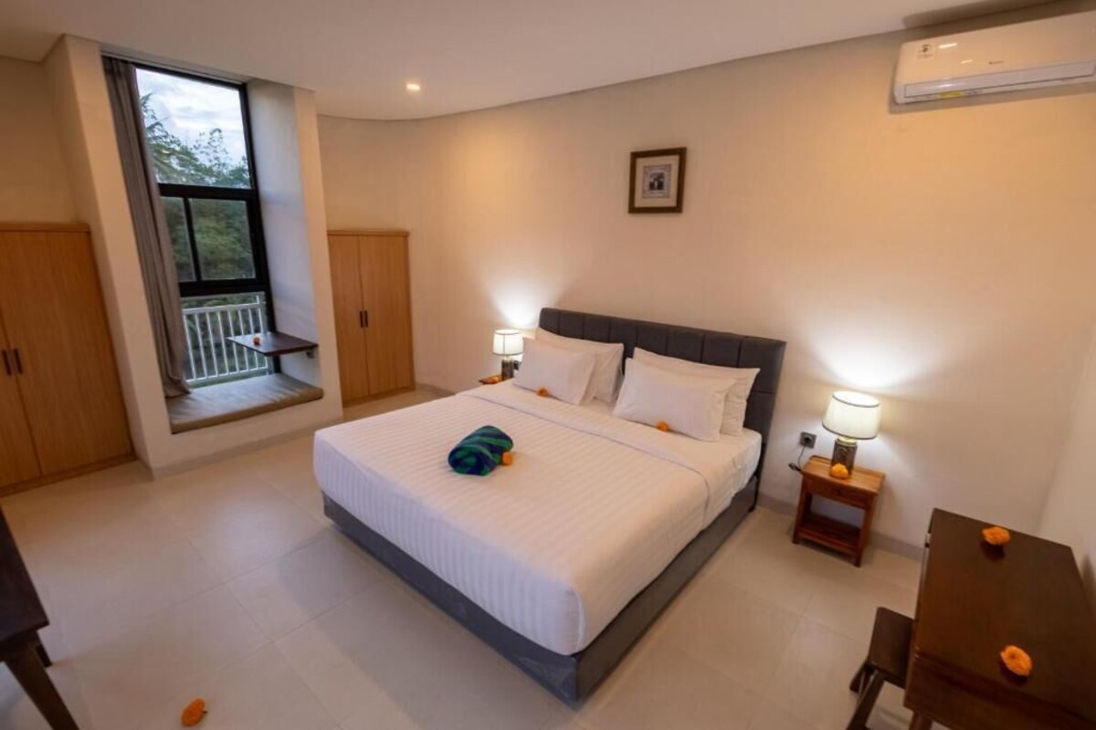 Villa, 3 Bedrooms, Pool View | Iron/ironing board (on request), free WiFi, bed sheets
