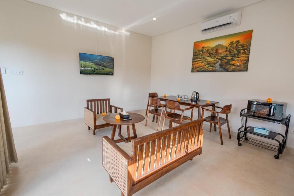 Villa, 2 Bedrooms, Pool View | Dining