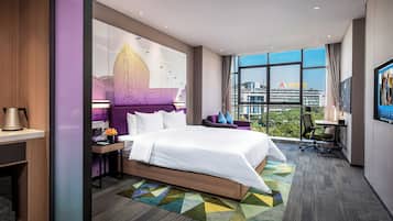 Luxury Single Room, City View | Laptop workspace, blackout drapes, soundproofing
