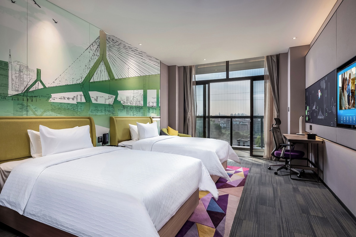 Luxury Double Room, Balcony, Hill View