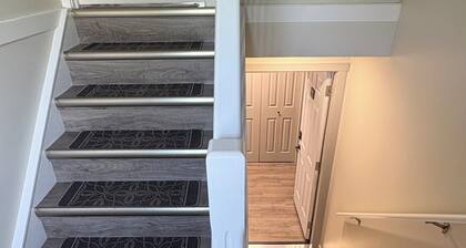 Stylish 2 bed 1 bath basement suite