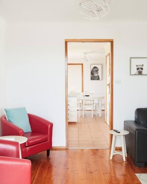 Interior - Bellarine Bungalow Bay Breezes and Wineries Galore (Portarlington)