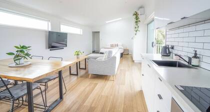 Charming Highton Hideaway between CBD and Surf Coast