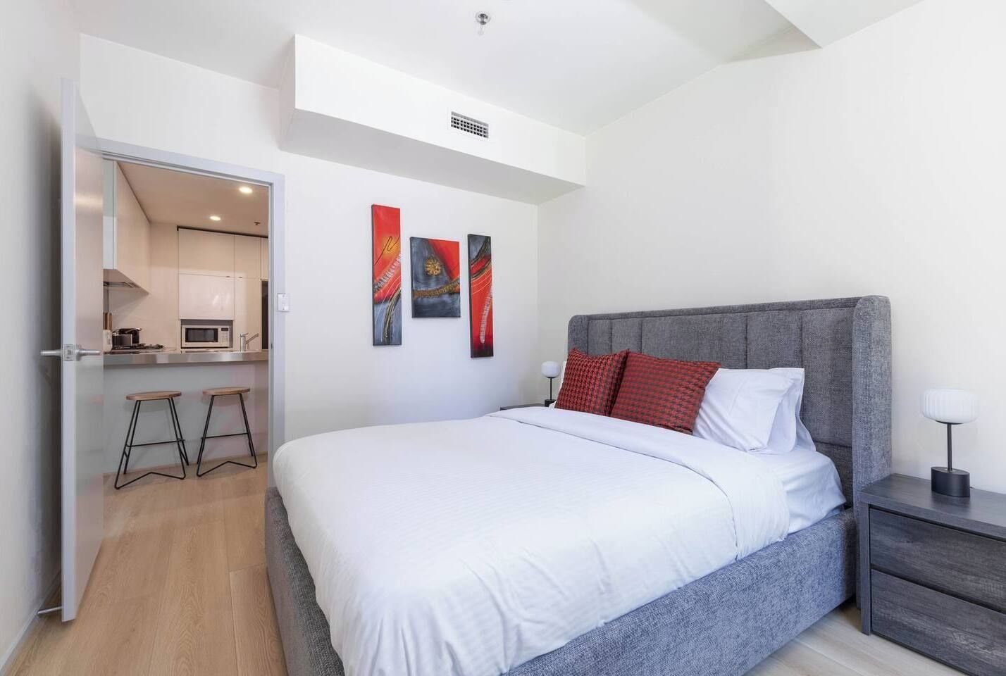Iron/ironing board, WiFi, bed sheets