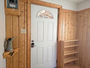 Interior - Little House: 2 Bedroom 1.5 Bathroom on Authentic Homestead (Copper Center)