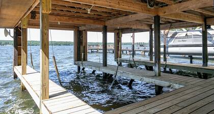 House + Guest House LakeFront; Sleeps 14 by Ramp