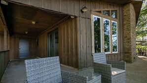 Terrace/patio - House + Guest House LakeFront; Sleeps 14 by Ramp (Homer)