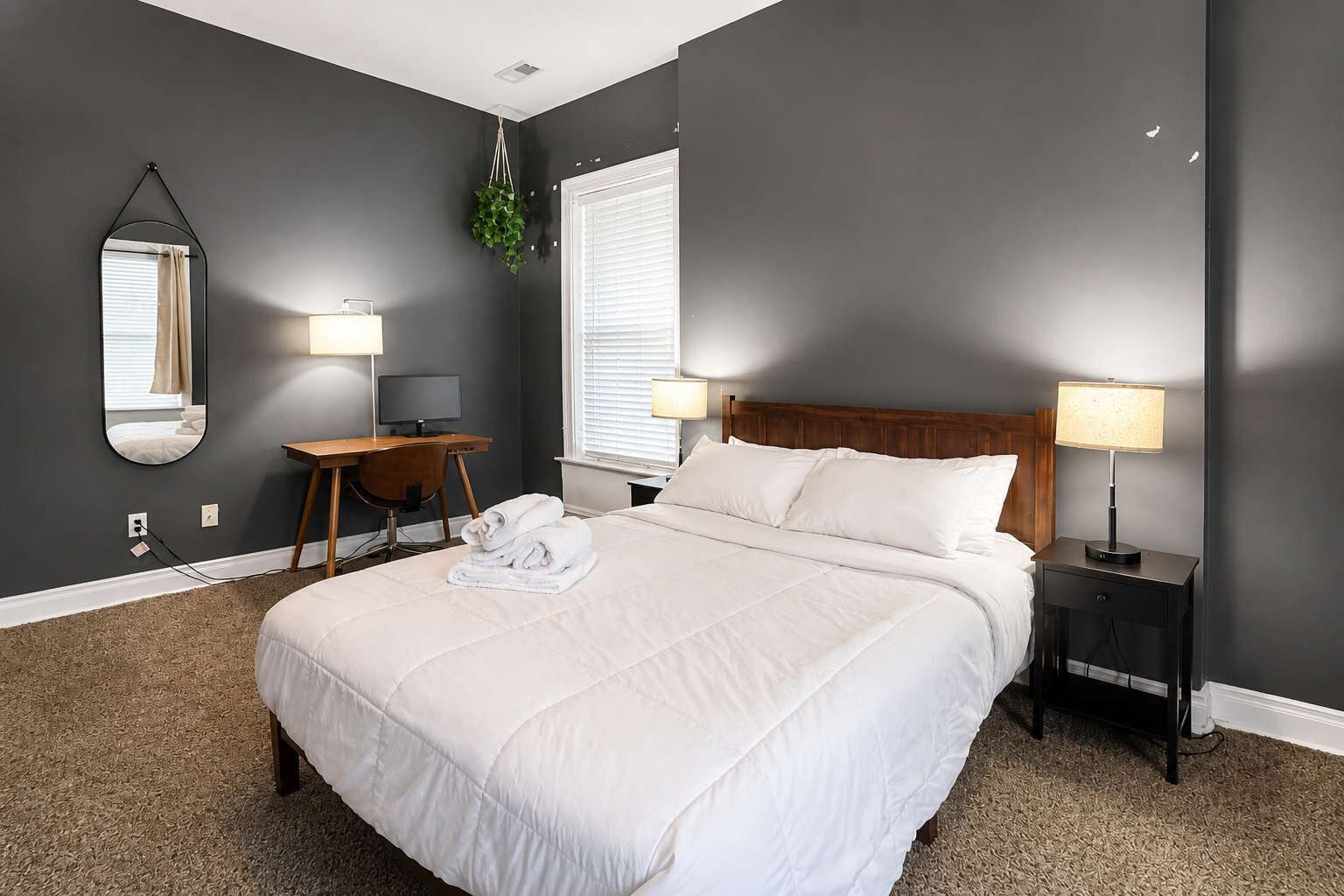 Desk, iron/ironing board, WiFi, bed sheets