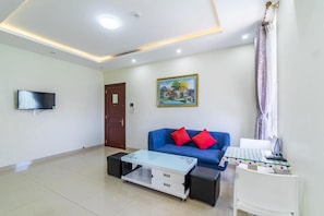 Superior Apartment, City View | Living area