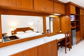 Habitación doble Deluxe | Escritorio, wifi gratis y ropa de cama