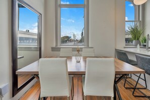 Dining - Modern City Loft - Nearby Parking - Downtown - 2F (Louisville)