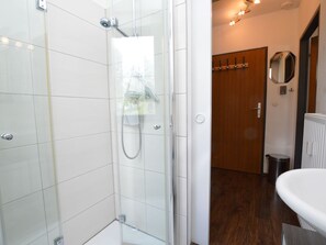 Bathroom - Cozy apartment, opposite the ski lift. (Hinterthal - Maria-alm)