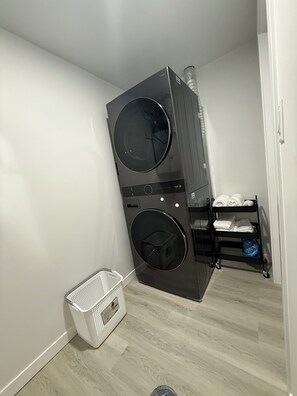 Unclassified image, 2 of 33, button - Exquisite and modern one bedroom suite (Regina)