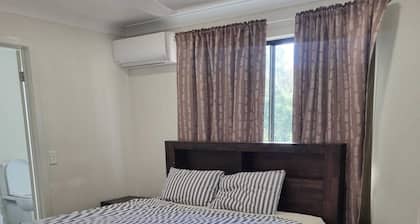 Modern Guesthouse in Burpengary East, away from the busy life .. relax and enjoy