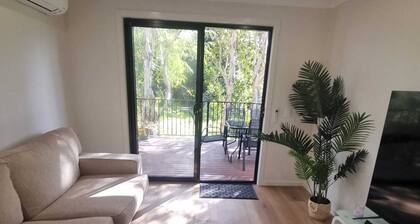 Modern Guesthouse in Burpengary East, away from the busy life .. relax and enjoy