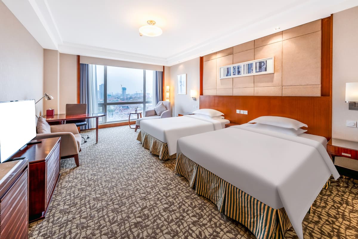 Superior Twin Room, Non Smoking | Pillowtop beds, minibar (free items), desk, laptop workspace