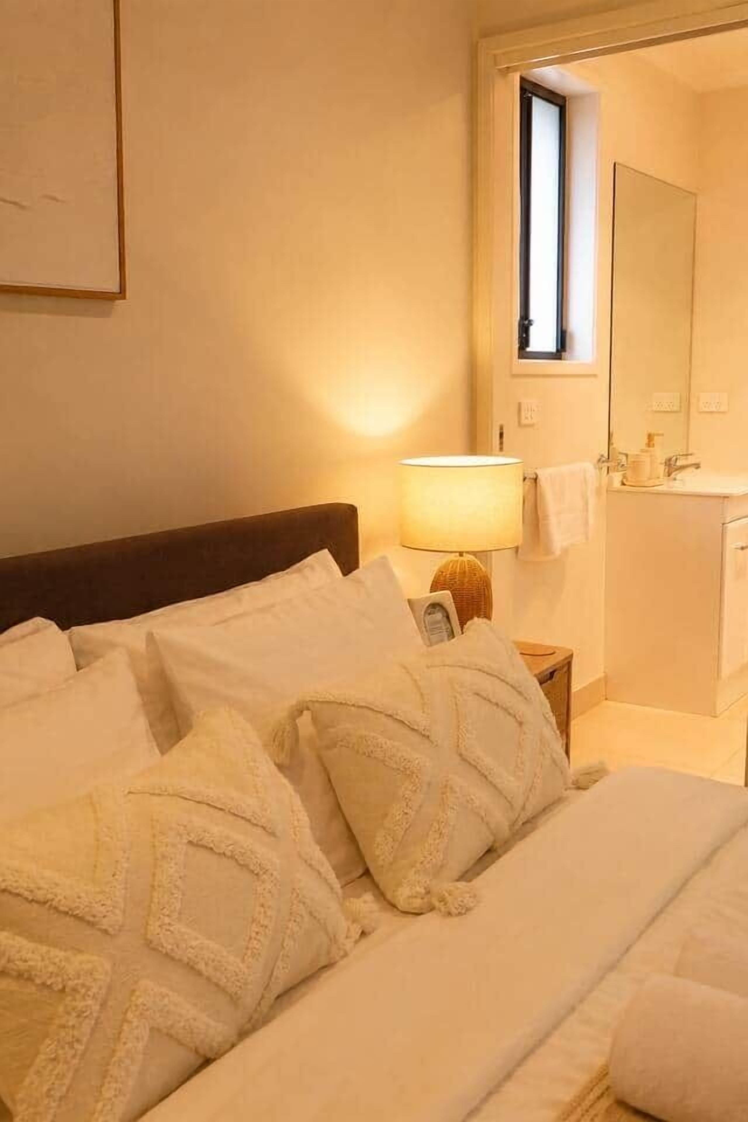 Comfortable king bed with fresh quality linen