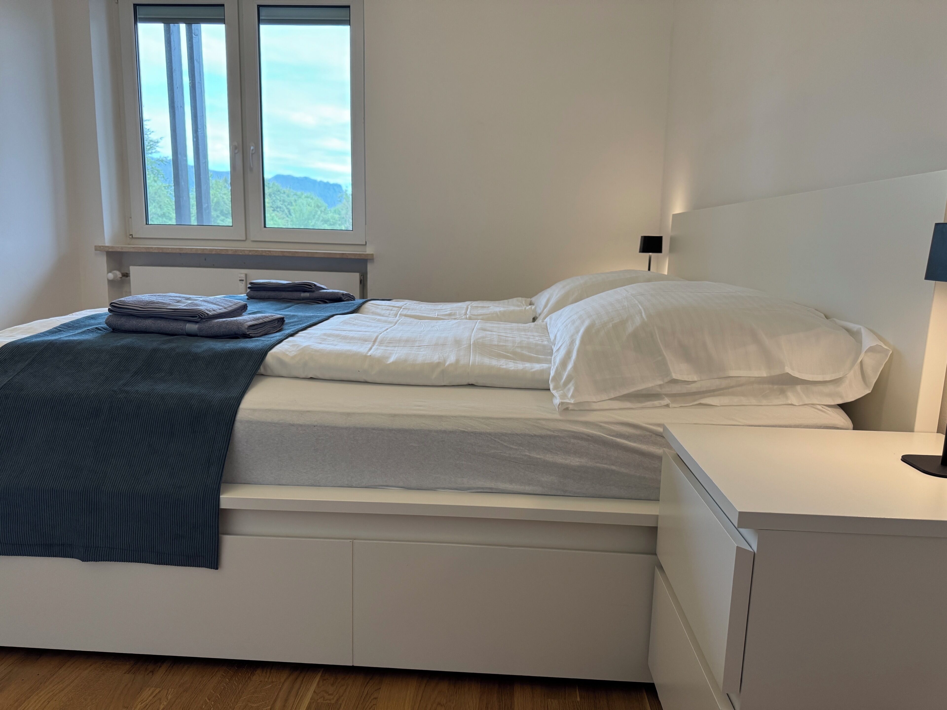WiFi (free), bed sheets