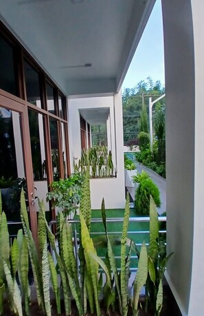 Premium-Zweibettzimmer, Poolblick | Außendetails