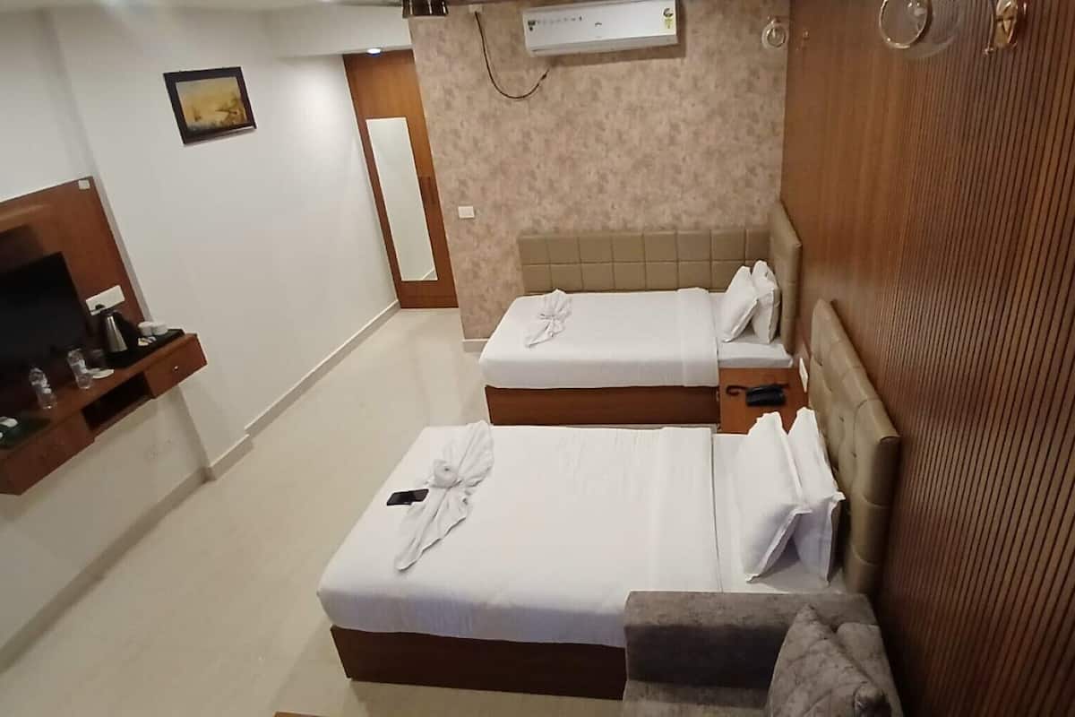 Chambre Premium avec lits jumeaux, vue piscine | Wi-Fi gratuit
