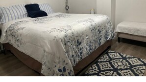 1 bedroom, iron/ironing board, free WiFi, bed sheets - Beautiful Basement Apartment in the Heart of Mississauga (Mississauga)
