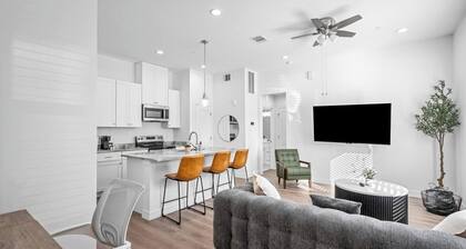 Newly Built: A: 1BR/1BA Modern Condo in Houston
