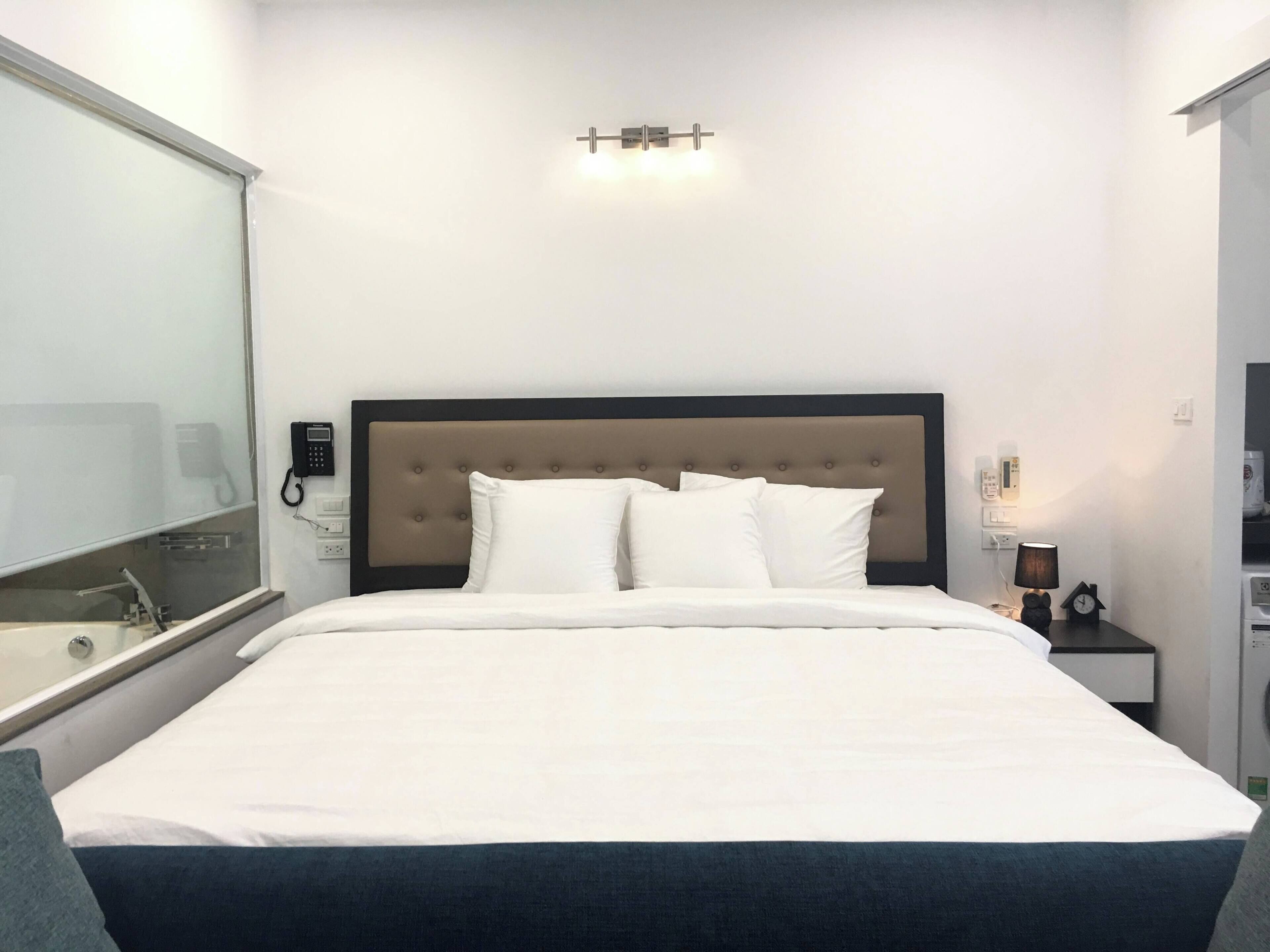 Habitación de lujo doble, 1 cama de matrimonio grande, vistas al mar, mirando al mar | Wifi gratis