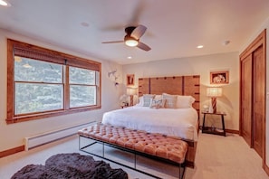 5 Schlafzimmer, Reisekinderbett, WLAN, Bettwäsche