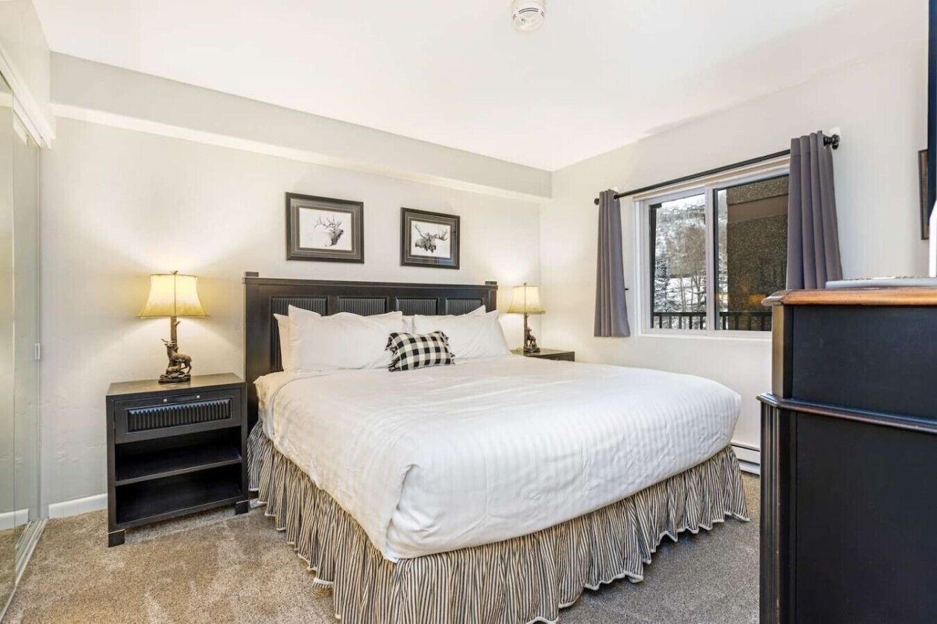 Travel crib, WiFi, bed sheets
