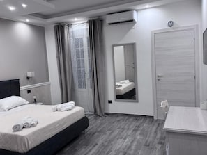 Deluxe Double Room | Meja, Wi-fi percuma 