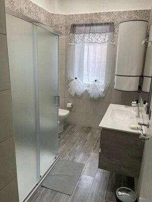 Deluxe Double Room | Bathroom - Affitti brevi Poesia (Taranto)