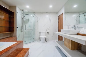 Luxury-Penthouse, Poolblick | Badezimmer
