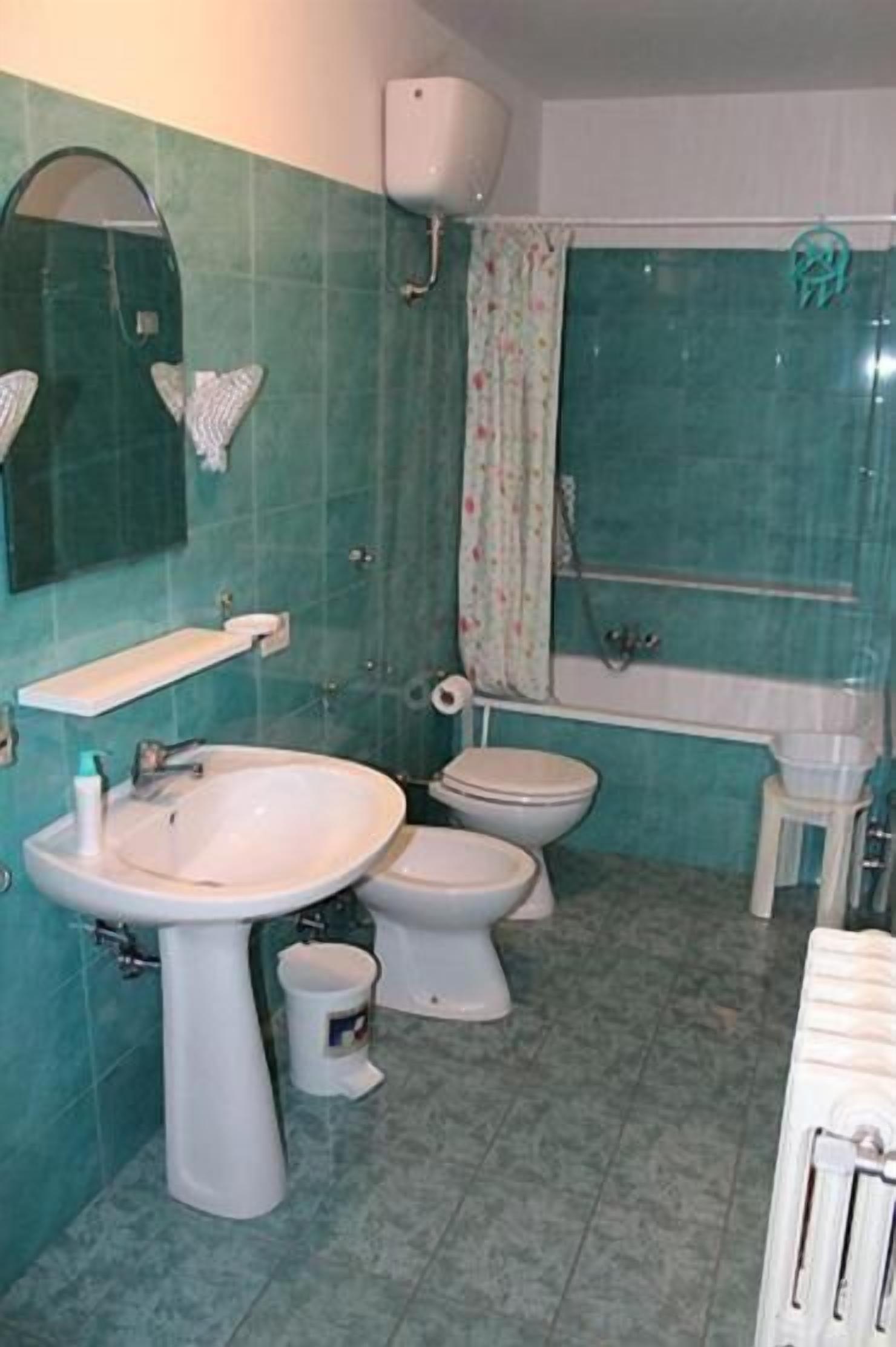 Shower, towels, soap, shampoo