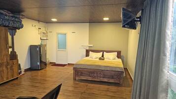 Classic Double Room, Balcony, Mountain View | Desk, laptop workspace