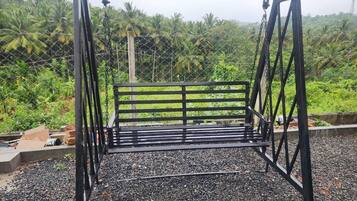 Kamar Quadruple Keluarga, balkon, pemandangan gunung | Halaman properti