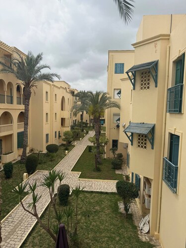 Appartement moderne avec piscine