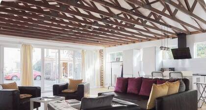 The Garden Lodge | Private Gated Historic Property