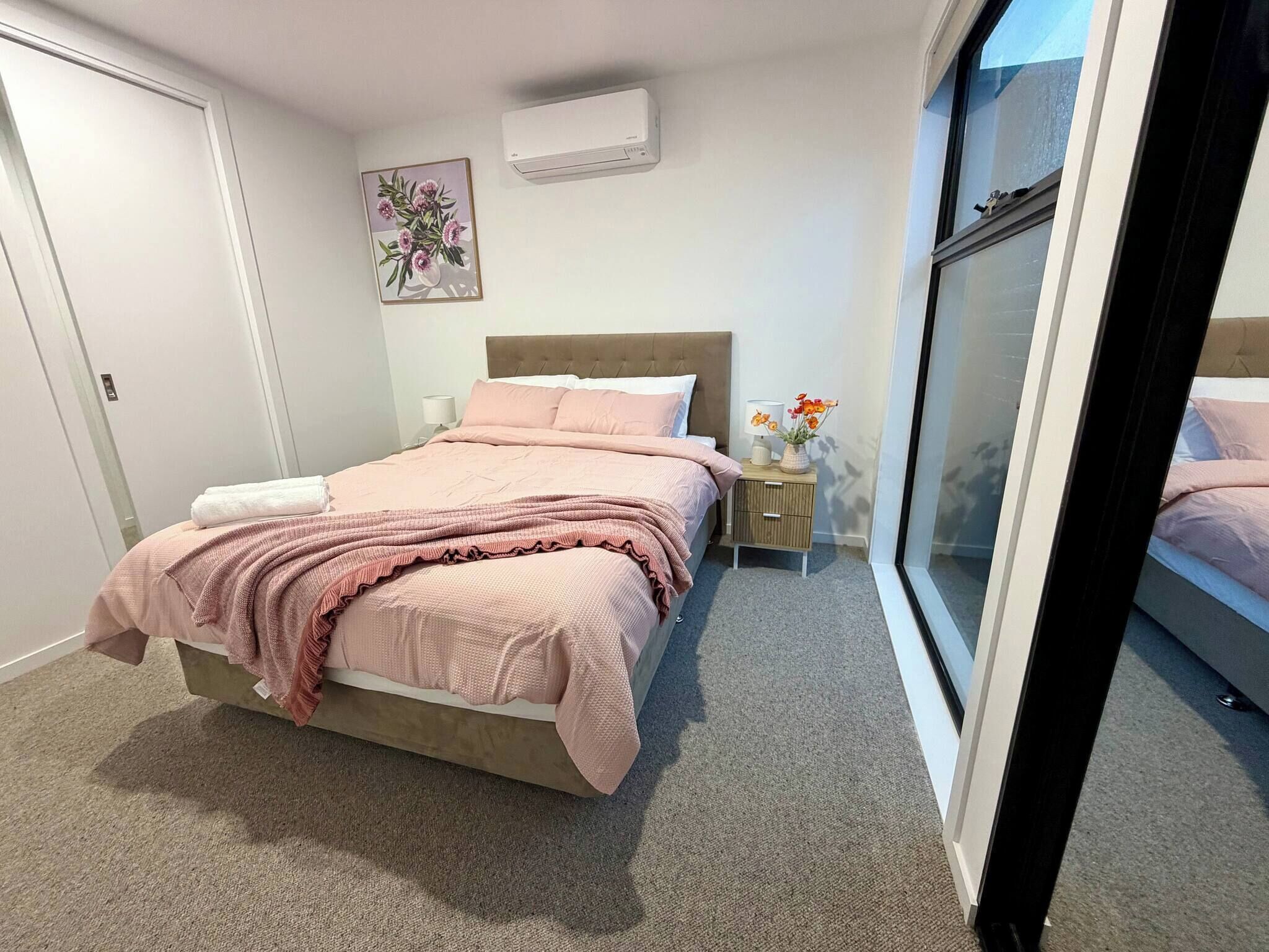 Iron/ironing board, internet, bed sheets