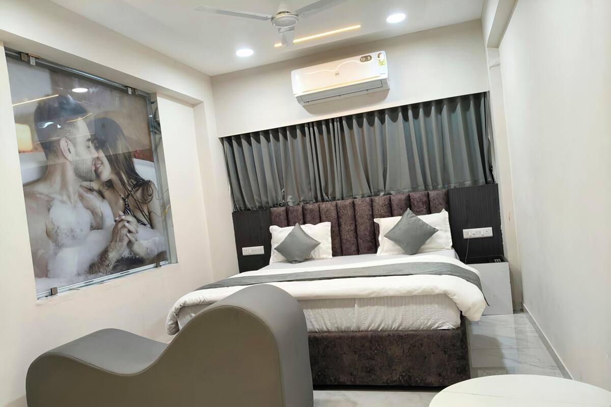 ห้องลักซ์ชัวรี่ดับเบิล, วิวเมือง | โต๊ะทำงาน, พื้นที่ทำงานแบบใช้แล็ปท็อป, Wi-Fi ฟรี