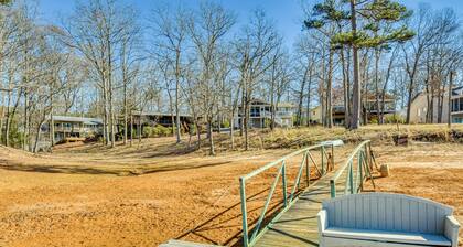 Hot Tub, Lake Access! Waterfront Hartwell Hideaway