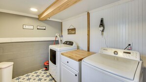 Unclassified image, 2 of 28, button - Hot Tub, Lake Access! Waterfront Hartwell Hideaway (Hartwell)
